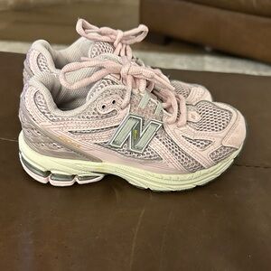 New Balance Kids Light Pink Sneakers 12